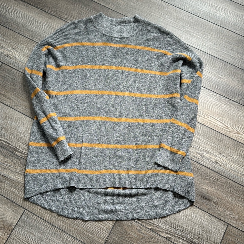 AMERICAN EAGLE • Women’s Grey/Mustard Yellow Stripe Jegging Fit Sweater Size S